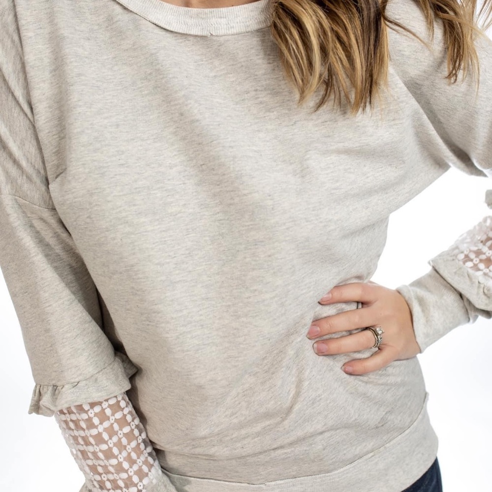 ACOA Boutique Gray long sleeve top with lace details Size Small